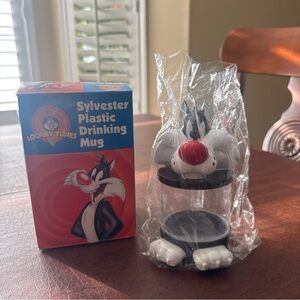 NWT VTG 1998 Looney Tunes Sylvester Plastic Drinking Mug; 6” T